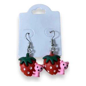 Caravana Chica Frutilla Con Oso Mundogeek Rojo